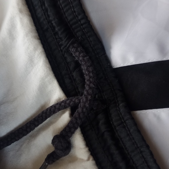 Vintage 90s Adidas Big Logo Shorts Essential - Picture 5 of 9